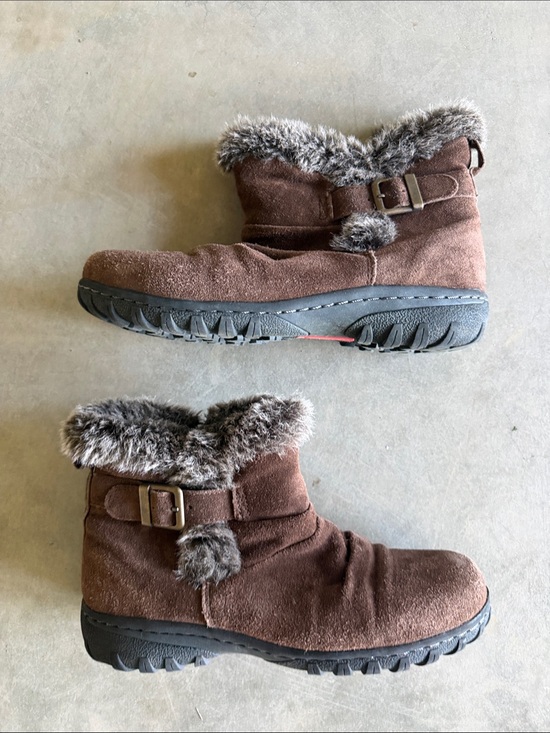 Khombu Boots Lindsey Size 8 Brown Suede Booties